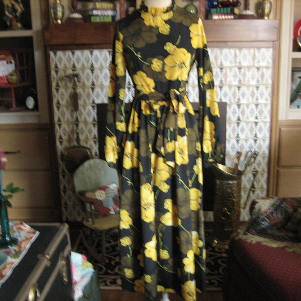 Shein Dress Gown Black w/ Gold Flowers XS w/ Belt